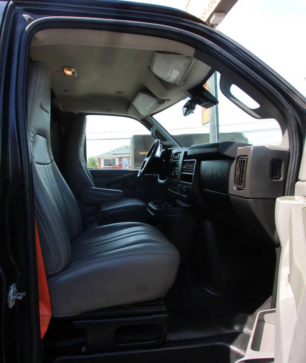 2019 Chevrolet Express 2500