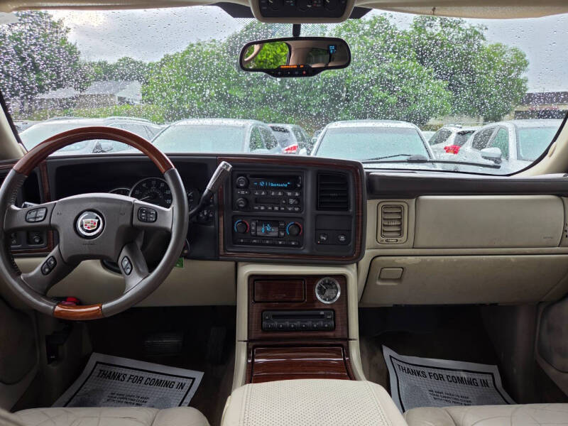 2004 Cadillac Escalade