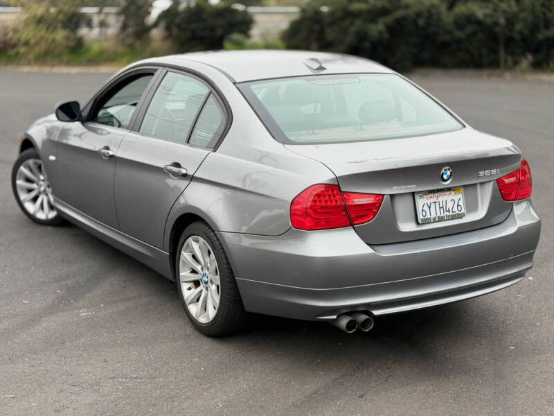 2011 BMW 3 Series 328i