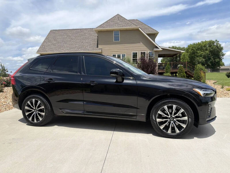 2024 Volvo XC60 B5 Plus Dark Theme