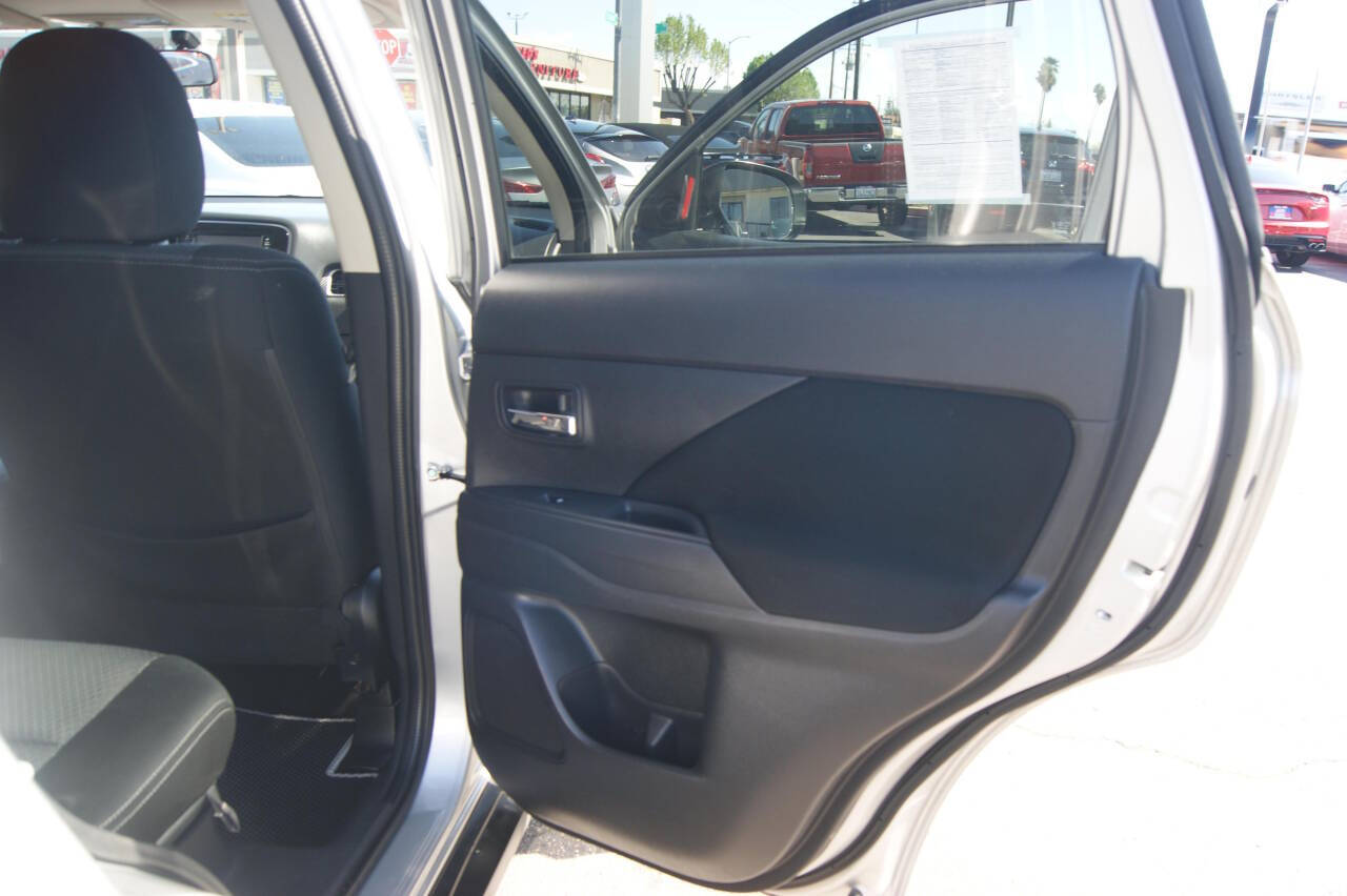 2018 Mitsubishi Outlander for sale at Auto Plaza in Fresno, CA