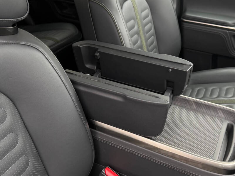 2024 Rivian R1T Adventure