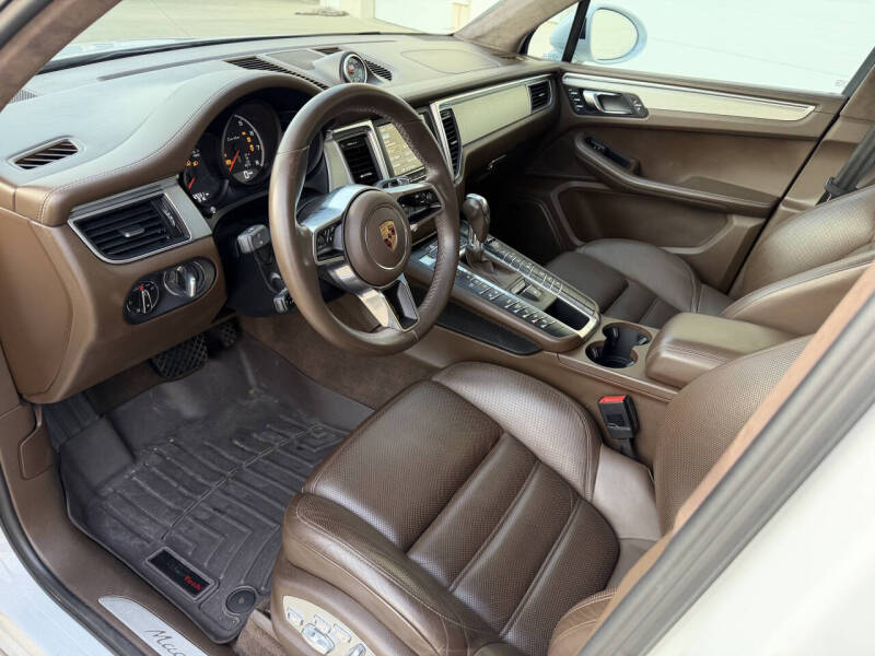 2016 Porsche Macan Turbo