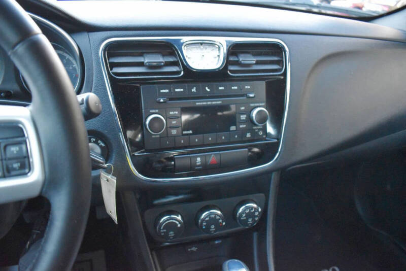 2012 Chrysler 200 Touring