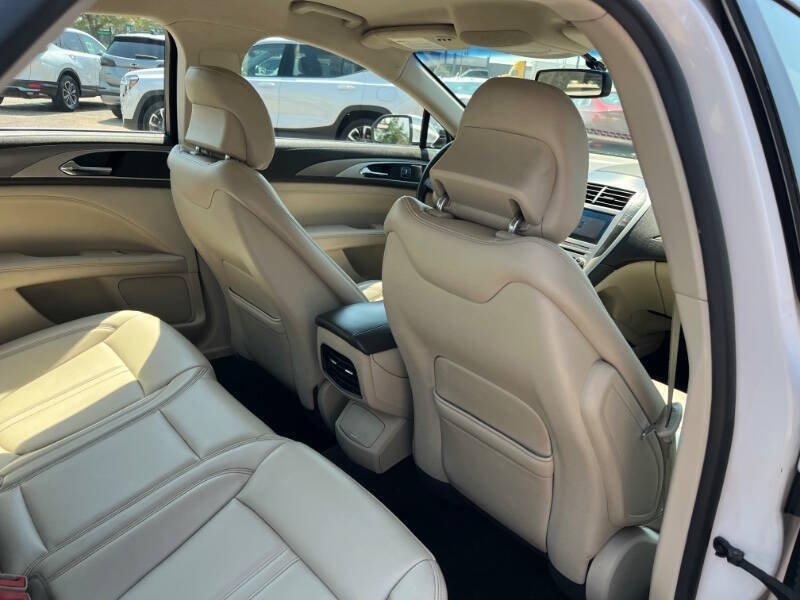 2017 Lincoln MKZ Premiere