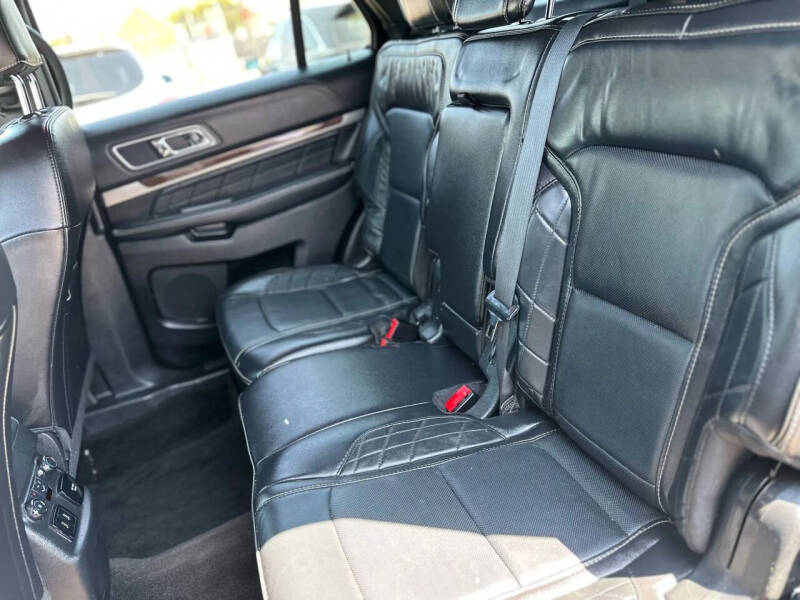 2017 Ford Explorer Platinum