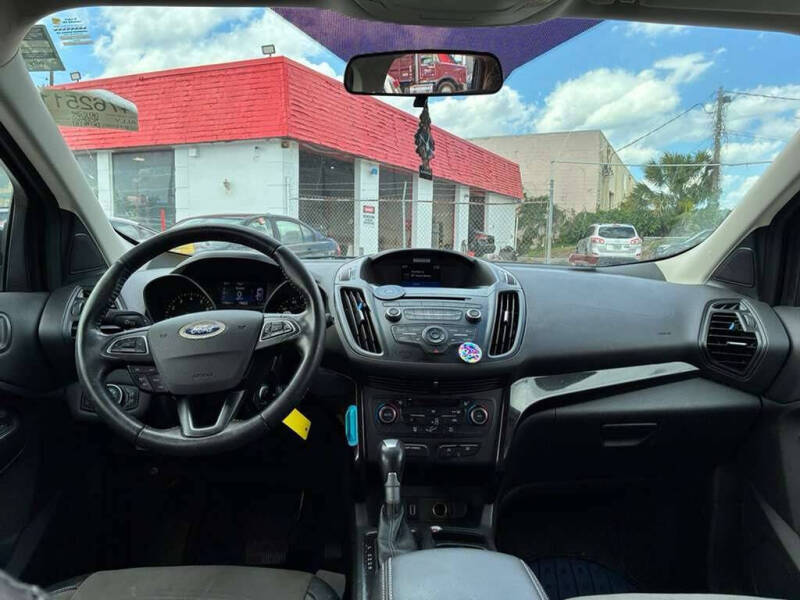 2017 Ford Escape SE