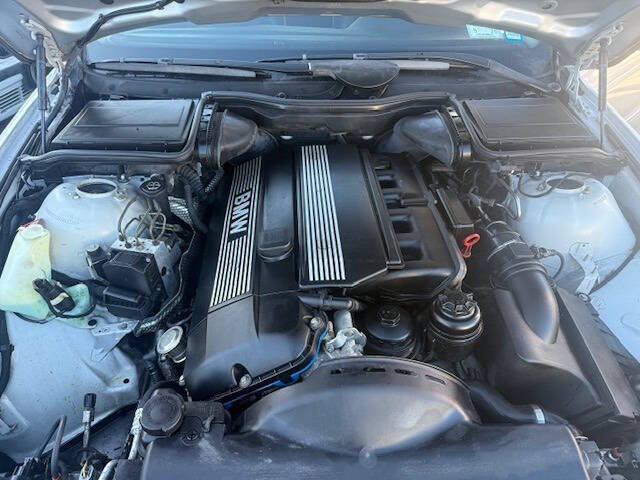 2003 BMW 5 Series 530i