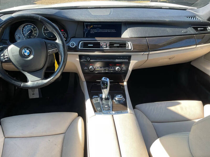 2012 BMW 7 Series 740i
