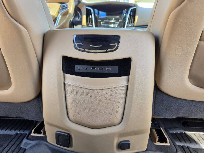 2019 Cadillac Escalade Platinum