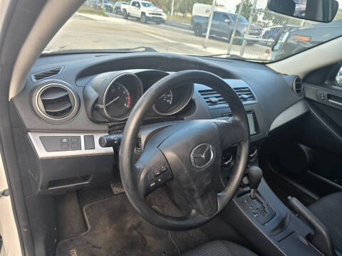 2013 Mazda MAZDA3 i SV