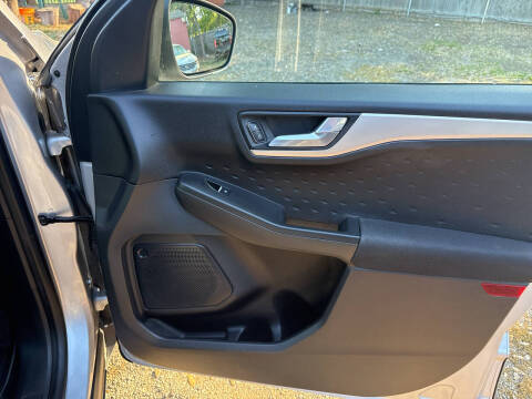 2020 Ford Escape SE