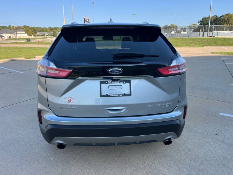 2020 Ford Edge Titanium photo 4