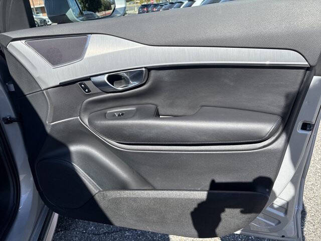 2025 Volvo XC90 B5 Core Bright Theme