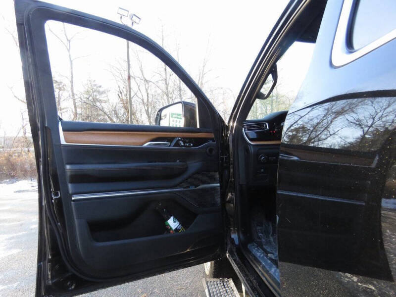 2022 Jeep Grand Wagoneer Series III