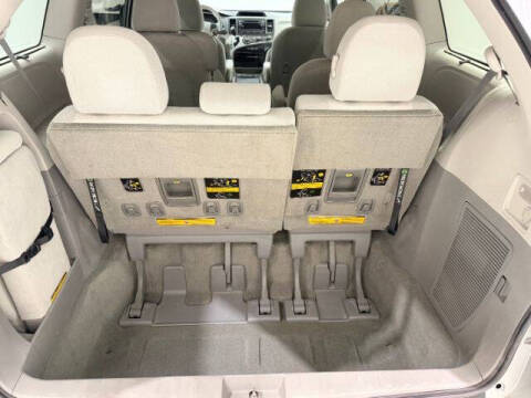 2012 Toyota Sienna