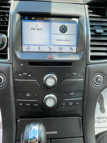 2016 Ford Taurus SEL