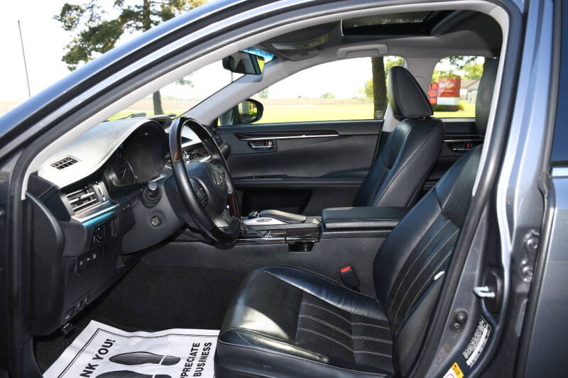 2017 Lexus ES 300h