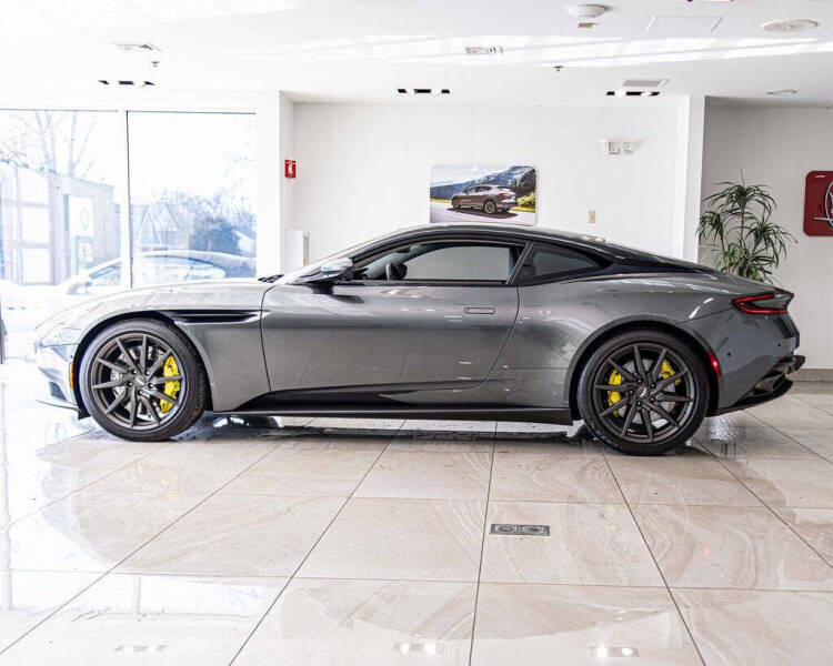 2020 Aston Martin DB11 V8