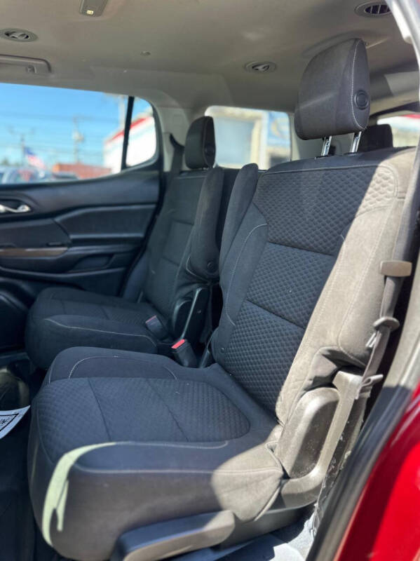 2018 GMC Acadia SLE-2