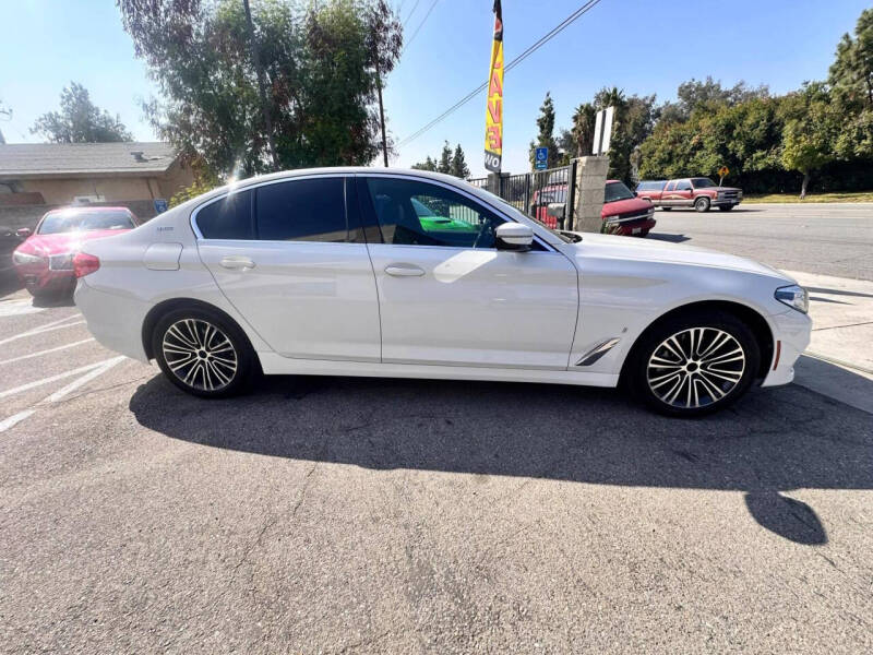 2019 BMW 5 Series 530e photo 5