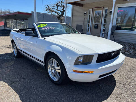 2006 Ford Mustang for sale at G & G Auto Sales in Steubenville OH