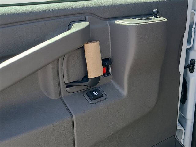 2025 Chevrolet Express 2500