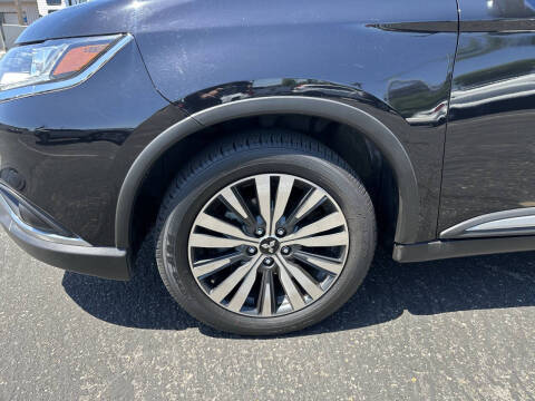 2020 Mitsubishi Outlander ES