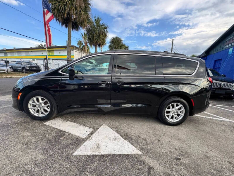 2020 Chrysler Voyager LXi