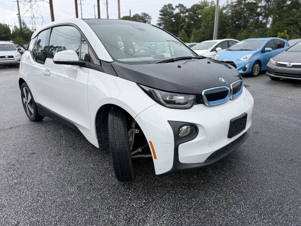 View vehicle photo 3