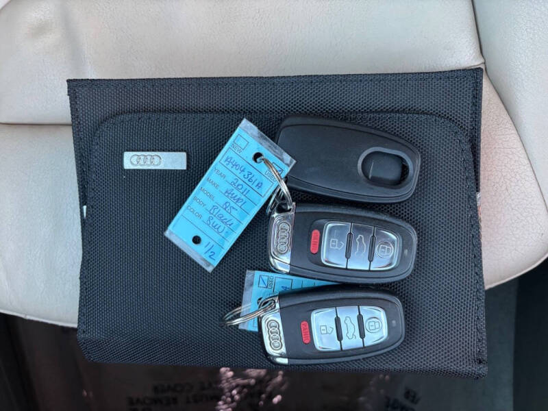 2011 Audi Q5 3.2 quattro Premium Plus