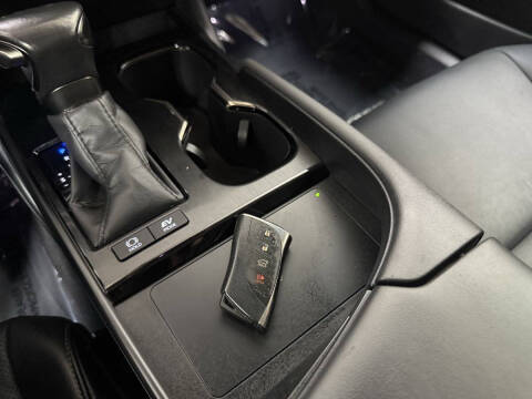 2024 Lexus ES 300h