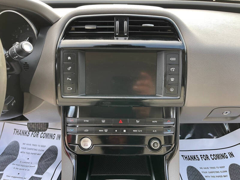 2017 Jaguar XE 35t Premium