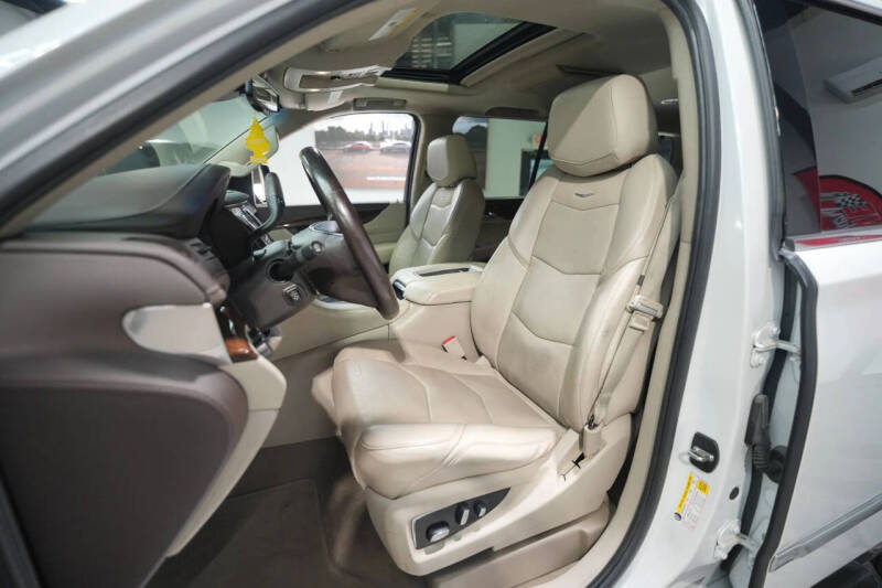 2016 Cadillac Escalade Luxury Collection