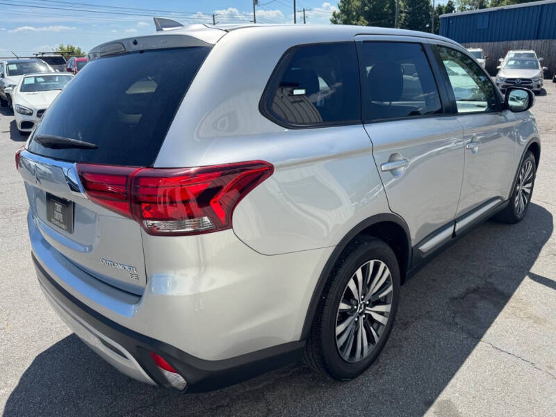 2019 Mitsubishi Outlander SE