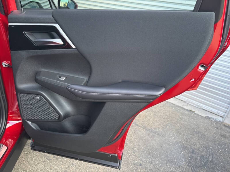 2025 Mitsubishi Outlander ES