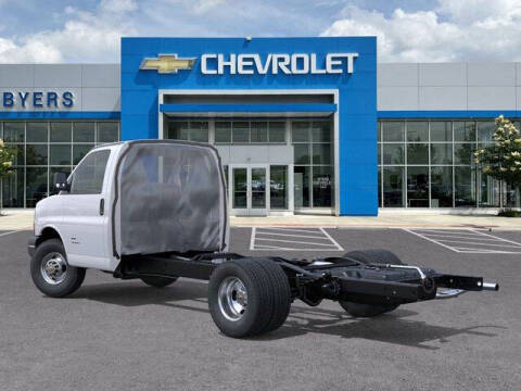 2025 Chevrolet Express 3500