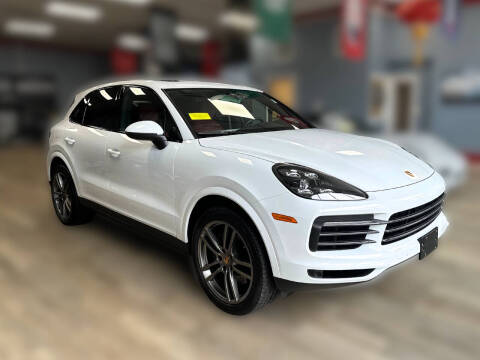 2023 Porsche Cayenne Platinum Edition