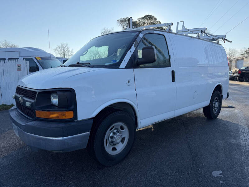 2011 Chevrolet Express Cargo Work Van's photo