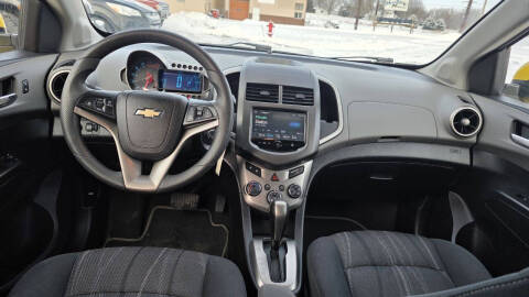 2016 Chevrolet Sonic LT Auto
