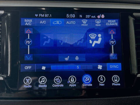 2017 Chrysler Pacifica Touring-L Plus