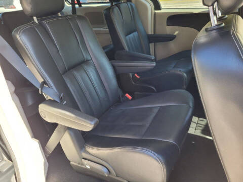 2014 Chrysler Town and Country Touring