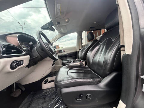 2017 Chrysler Pacifica Touring Plus
