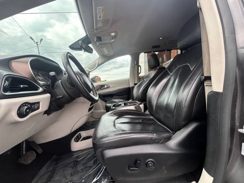 2017 Chrysler Pacifica Touring Plus