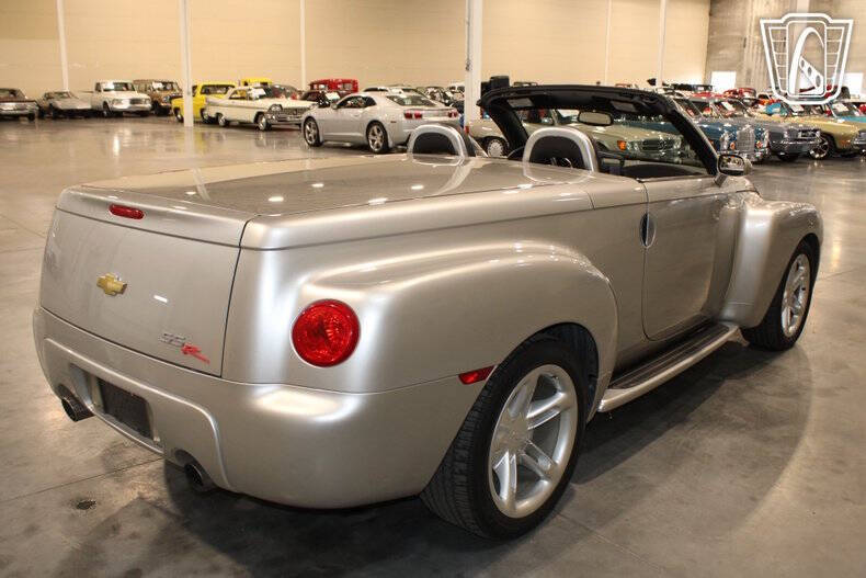 2004 Chevrolet SSR LS