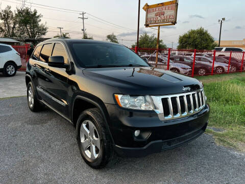2011 Jeep Grand Cherokee for sale at WALESTER AUTO SALES in Hidalgo TX