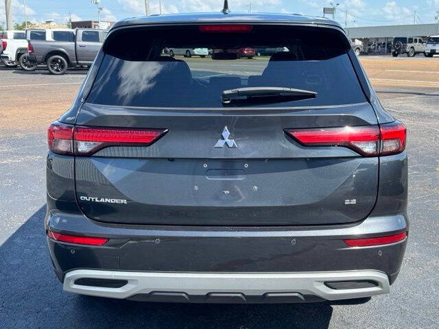 2024 Mitsubishi Outlander SE