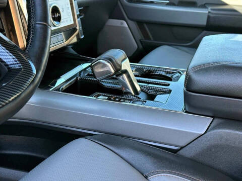 2022 Ford F-150 Lightning Lariat