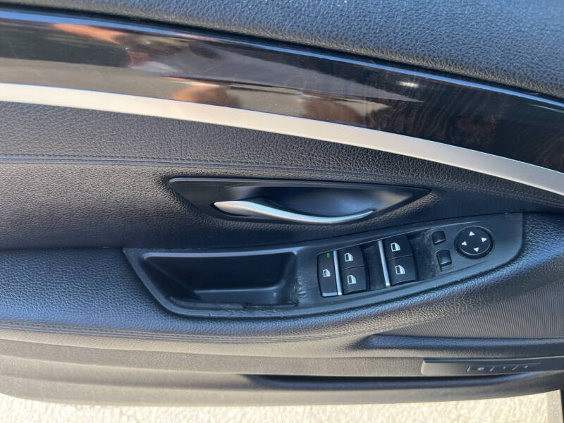 2016 BMW 5 Series 528i