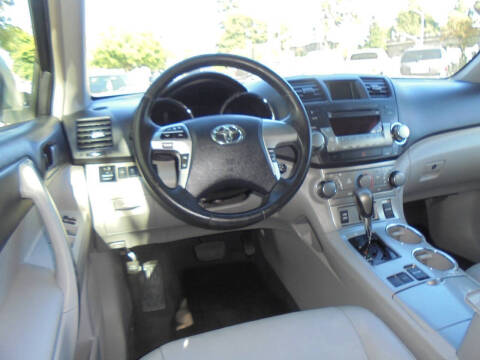 2012 Toyota Highlander SE